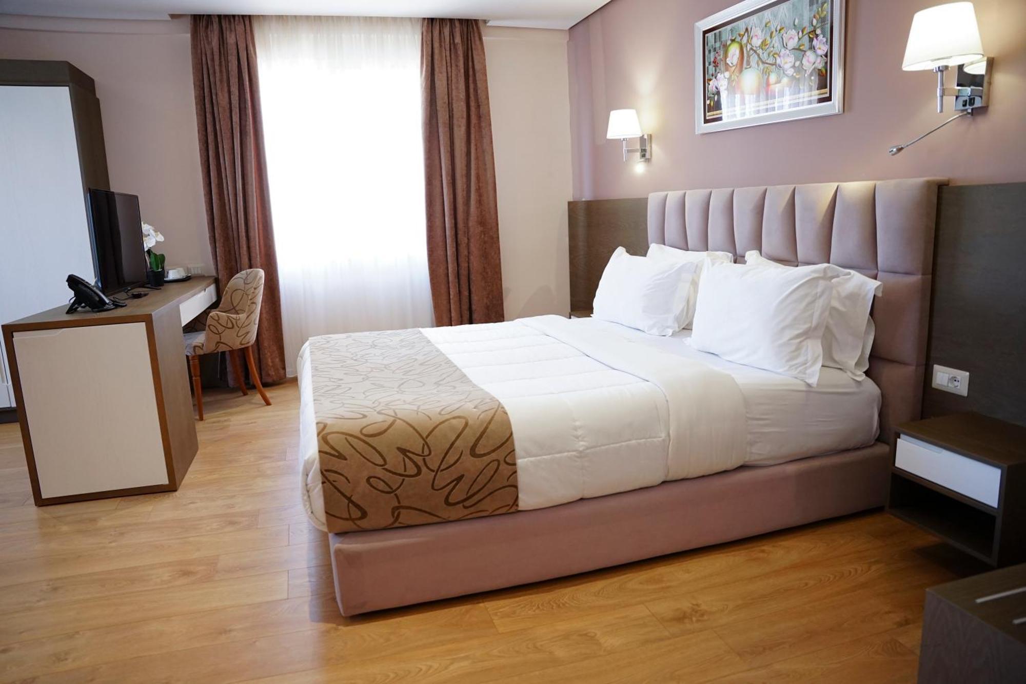 Doanesia Premium Hotel & Spa Tiranë Luaran gambar