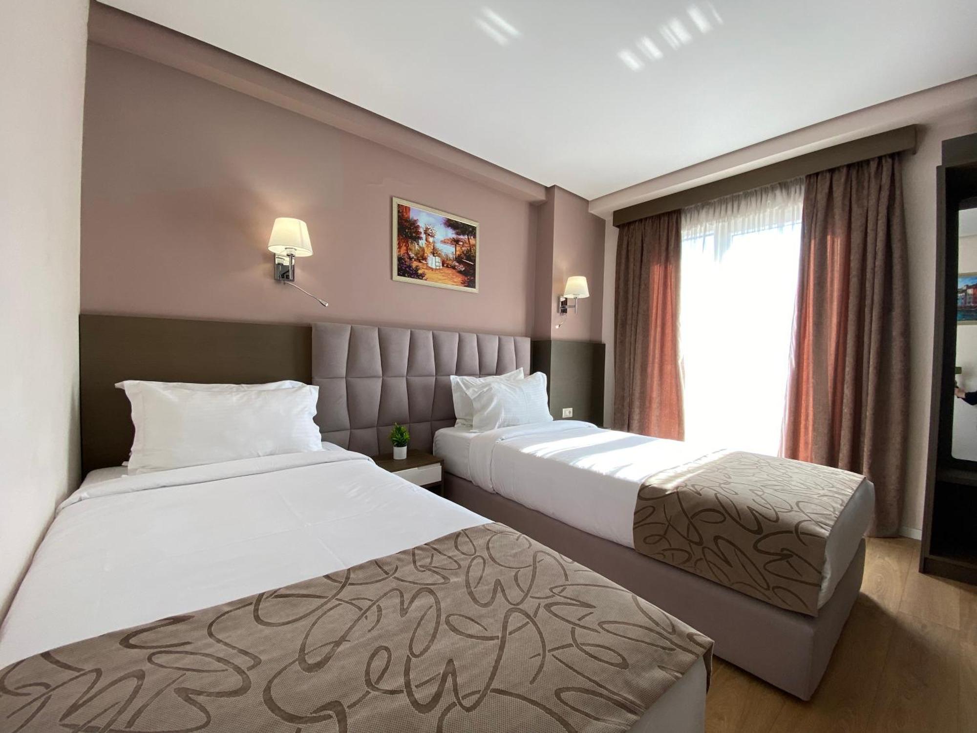 Doanesia Premium Hotel & Spa Tiranë Luaran gambar