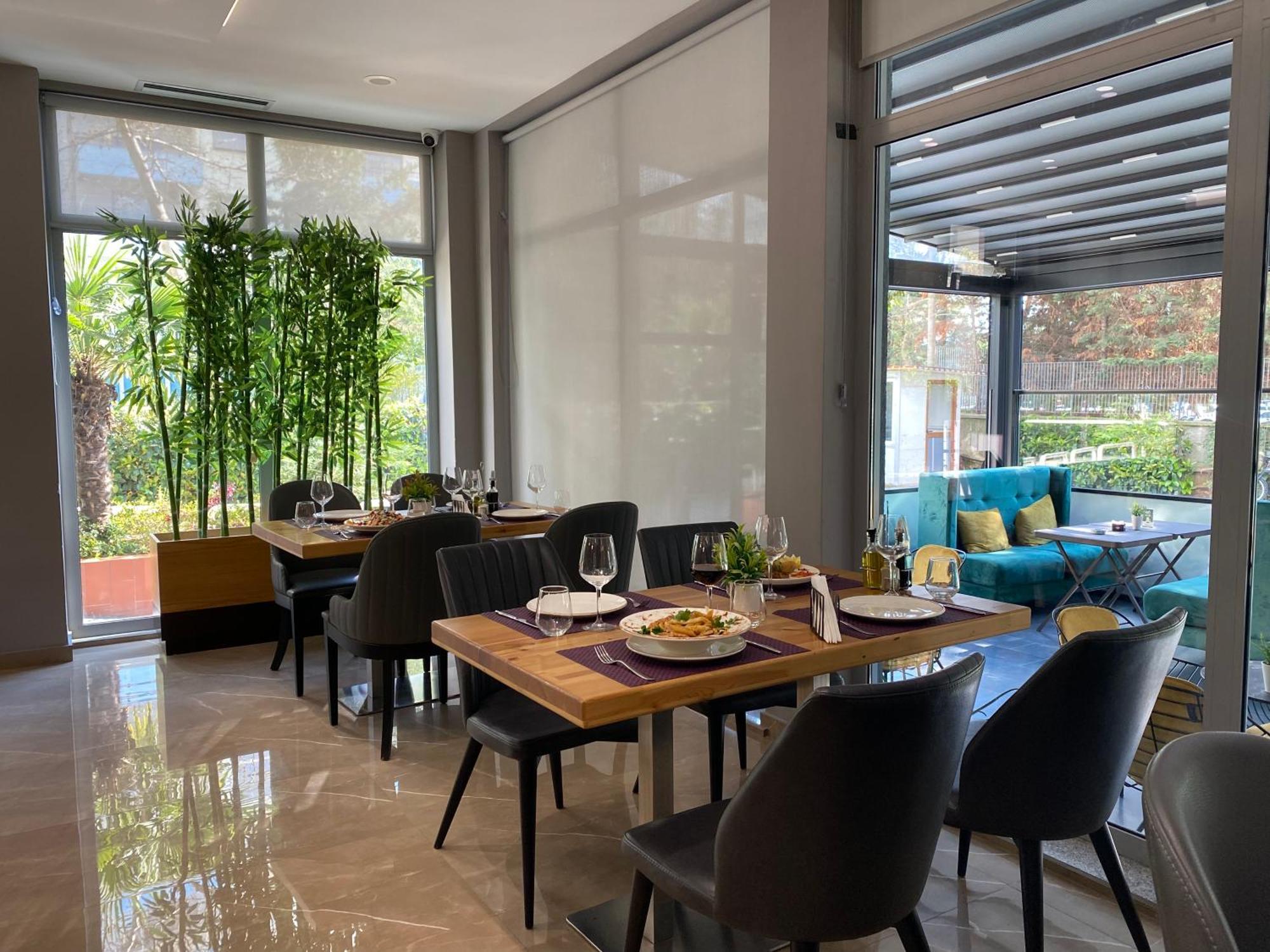 Doanesia Premium Hotel & Spa Tiranë Luaran gambar