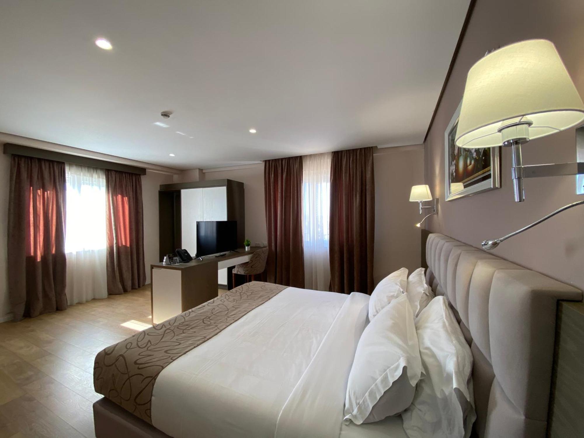 Doanesia Premium Hotel & Spa Tiranë Luaran gambar